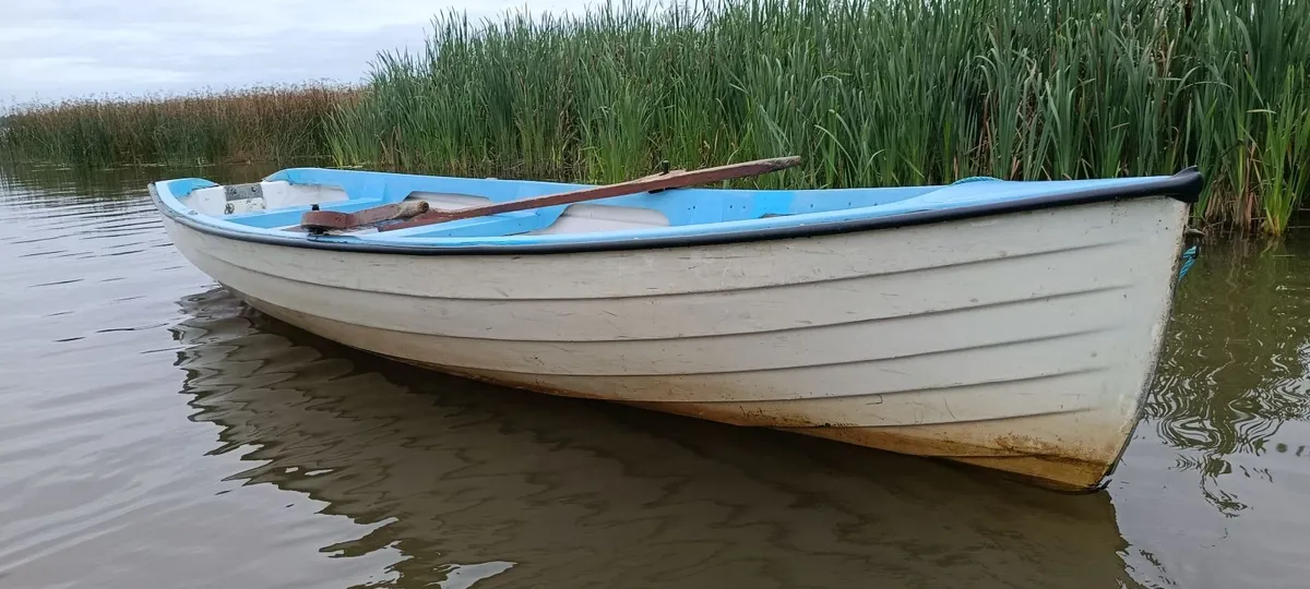 17' Fishing boat - Image 3