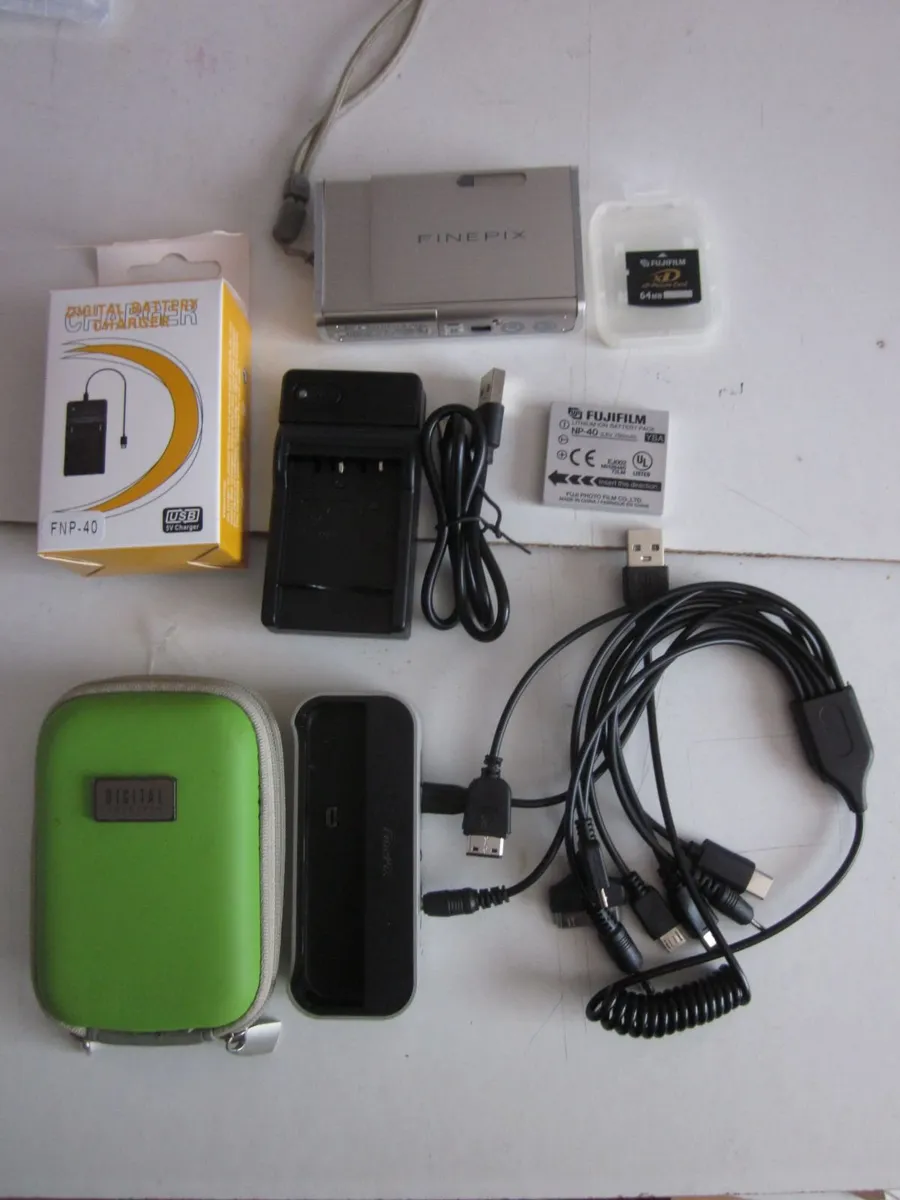 Fujifilm FinePix Z2 Zoom Digital Camera - Image 1