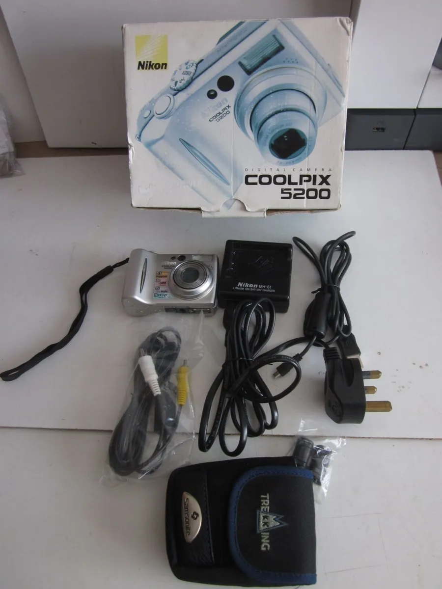 Nikon Coolpix 5200 Compact Digital Camera - Image 1