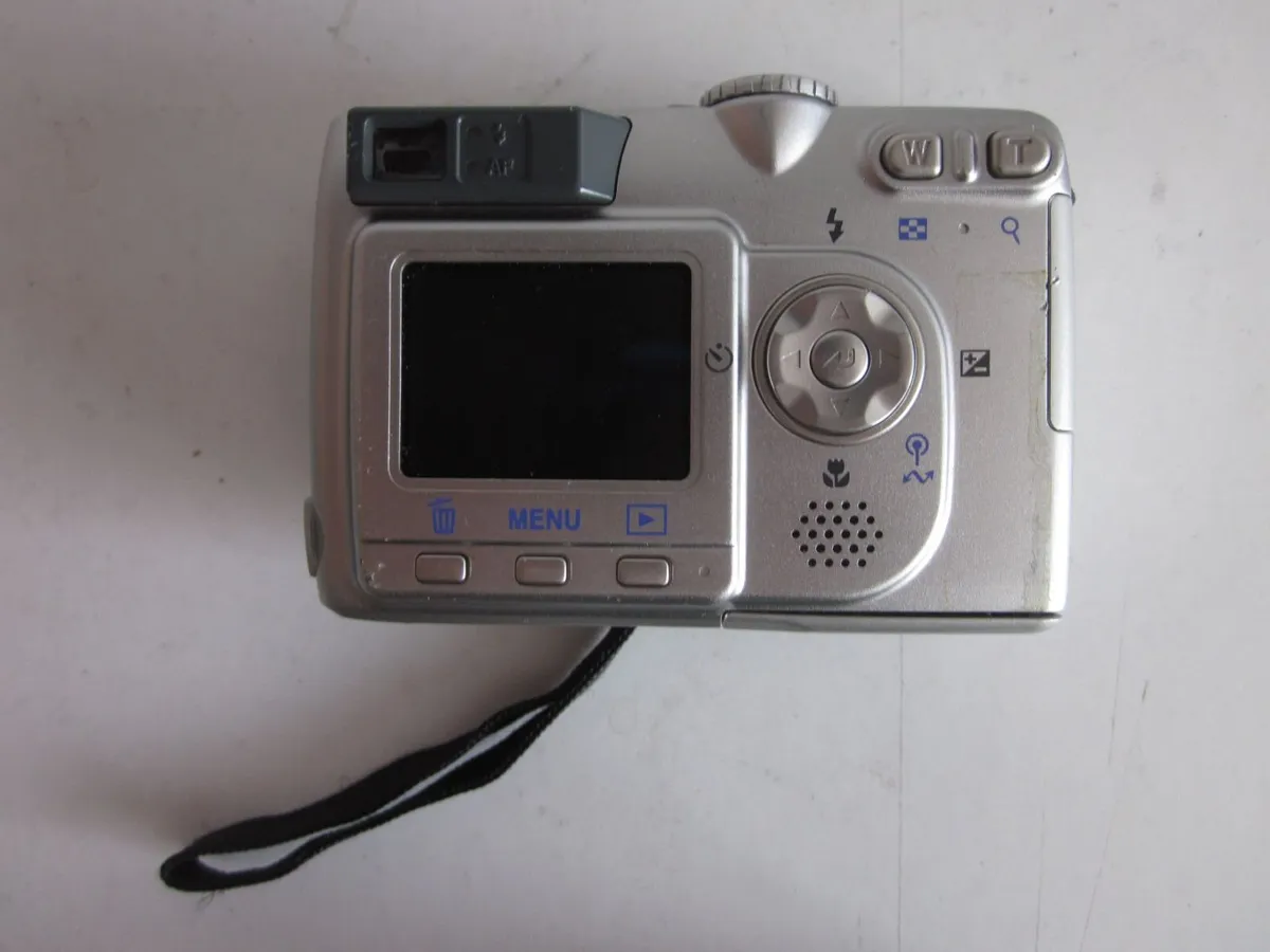 Nikon Coolpix 5200 Compact Digital Camera - Image 4