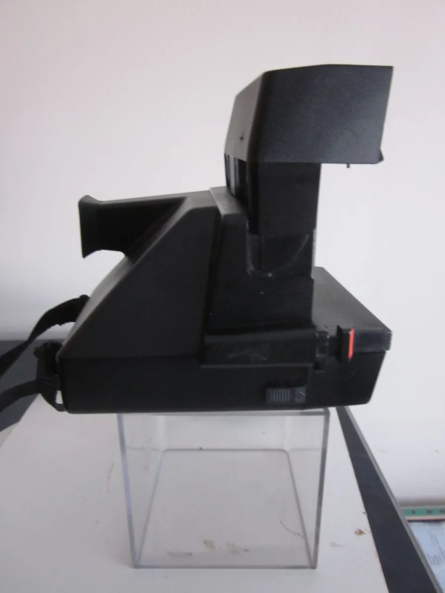 Polaroid Supercolour 670AF Vintage Instant Camera - Image 4