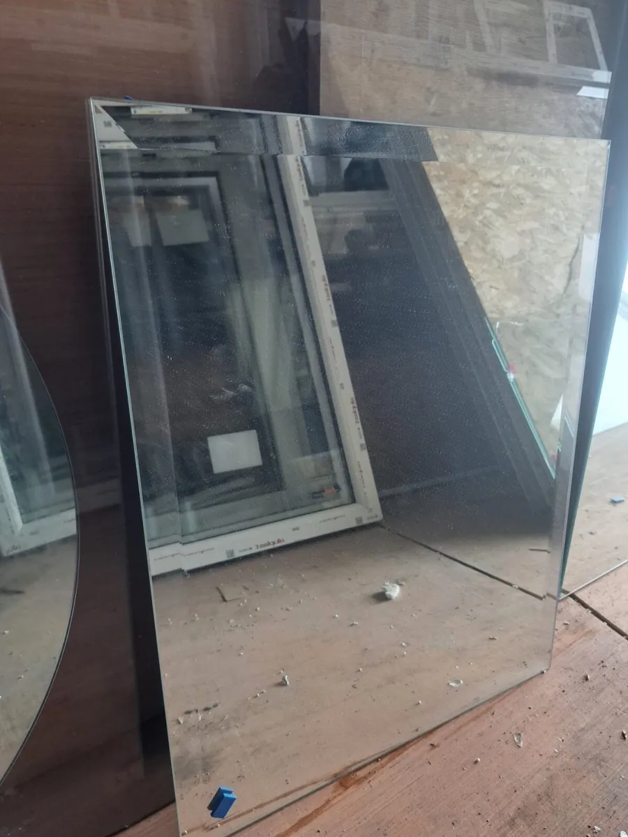 Bevelled mirror - Image 1