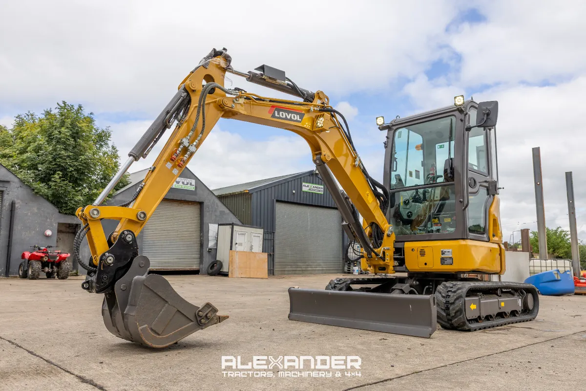 2025 Lovol FR36F-U Mini Digger - Ex Demo 513 Hours - Image 2