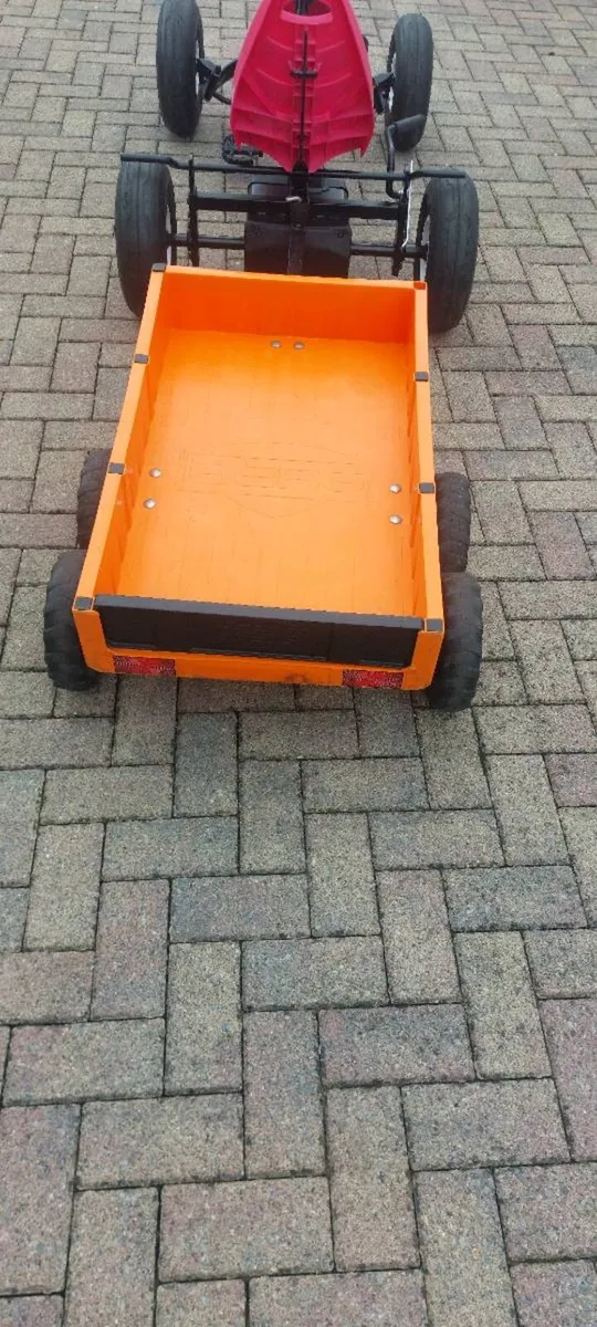 Berg Trailer - Image 3