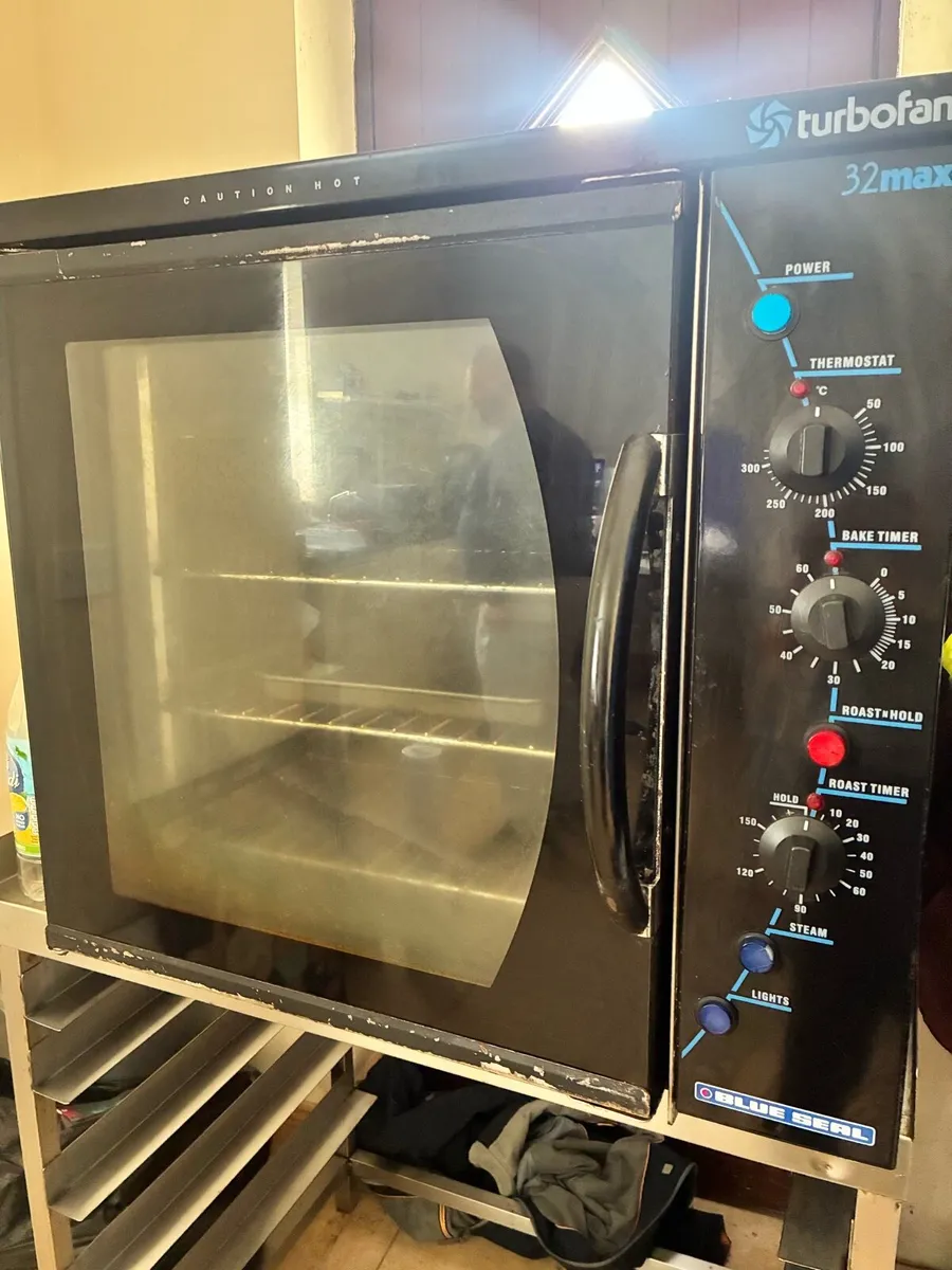 Oven - Image 1