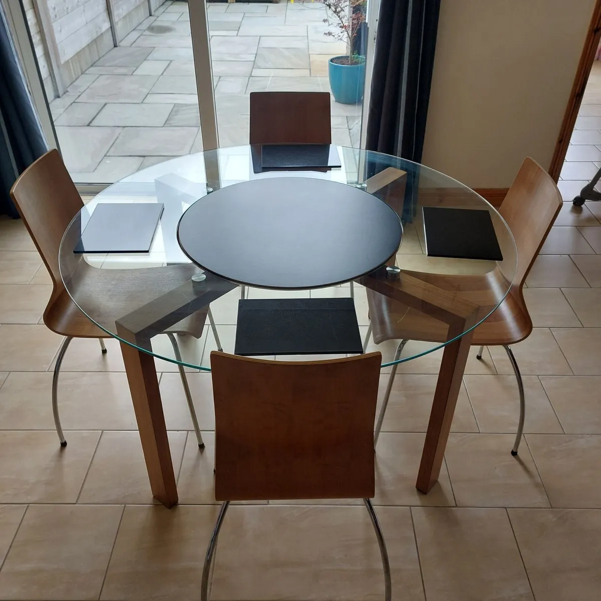 Kitchen table and 4 chairs