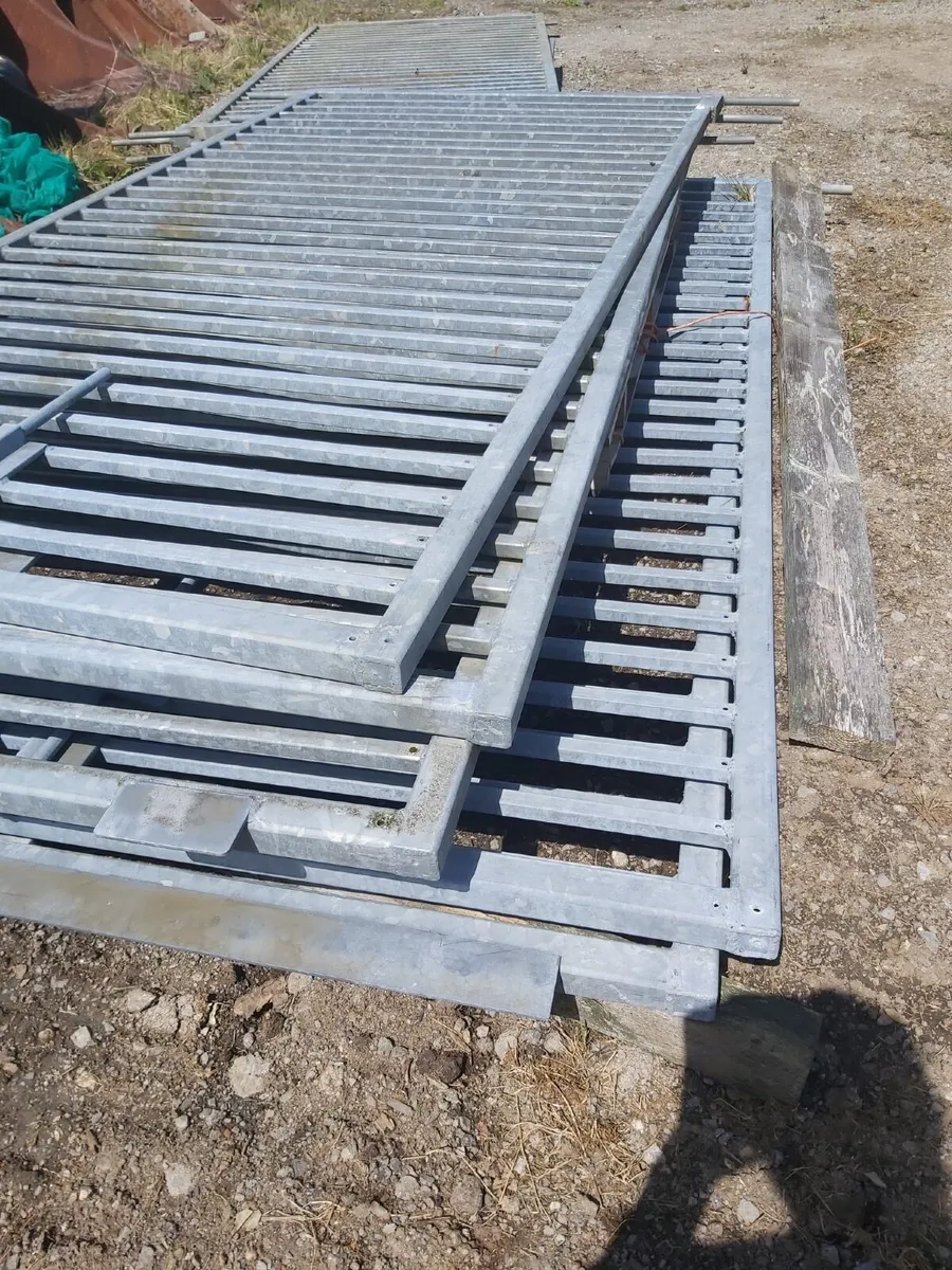 SECURITY GATES - Image 1