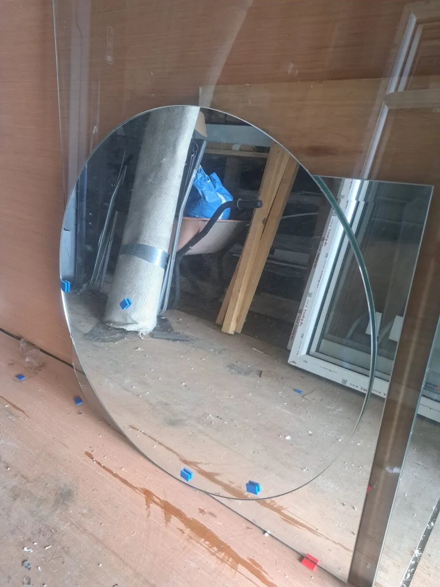 Round mirror - Image 1