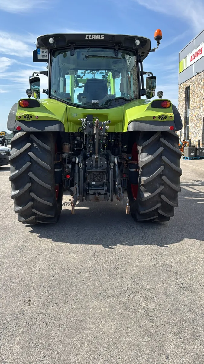 CLAAS ARION 610 CIS with Loader - Image 4
