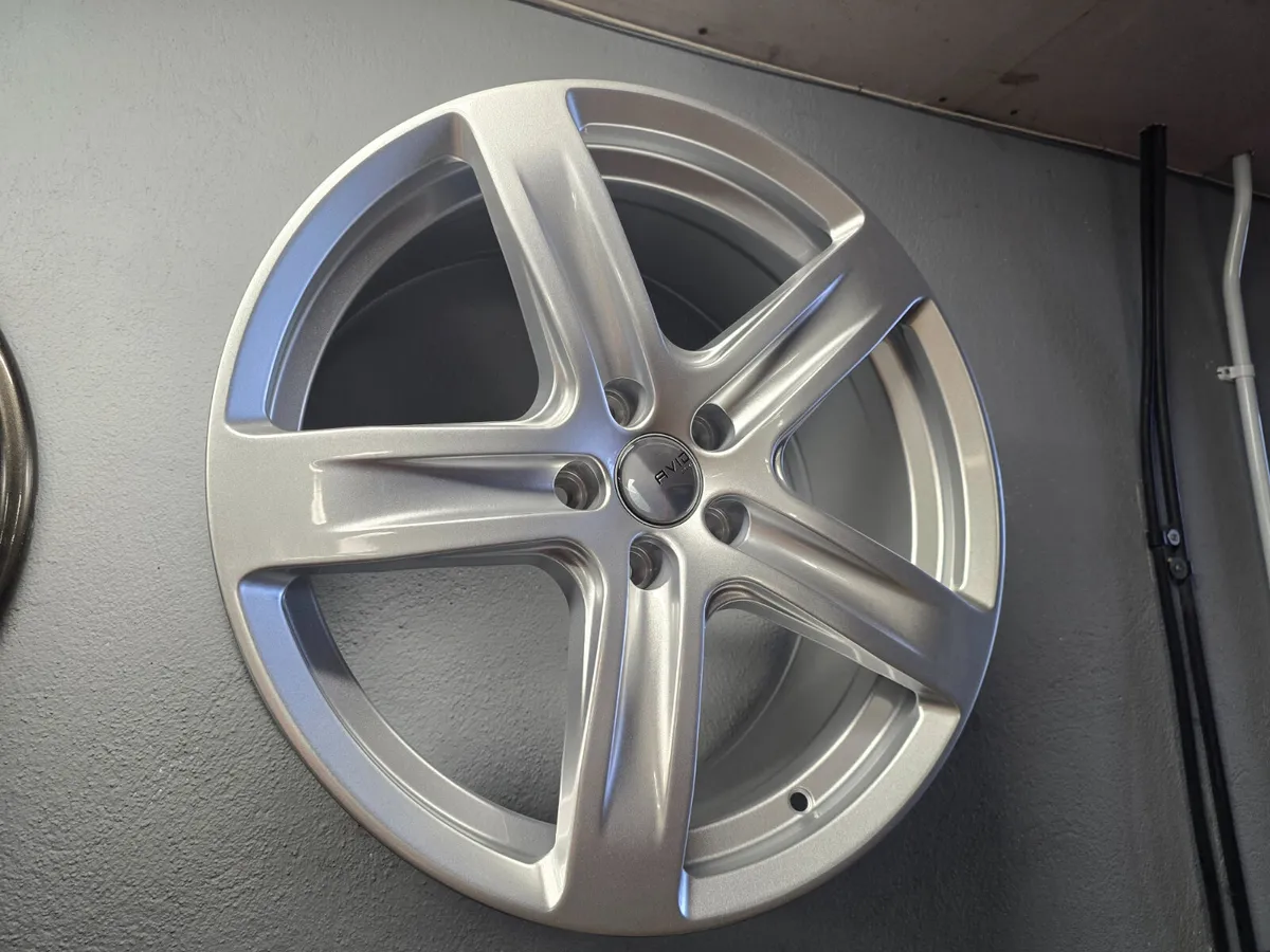 **Special** 18" AVID Tourer Alloys