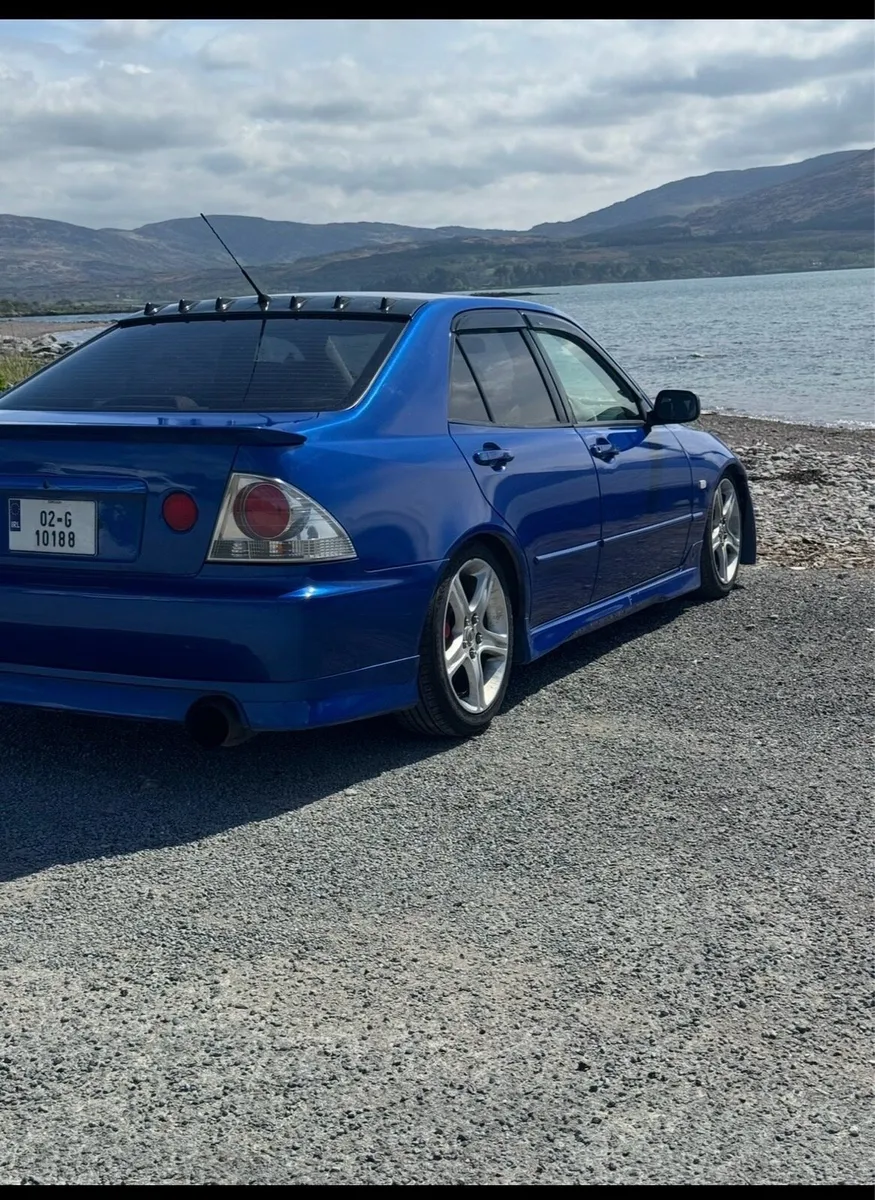 Lexus is200 - Image 2