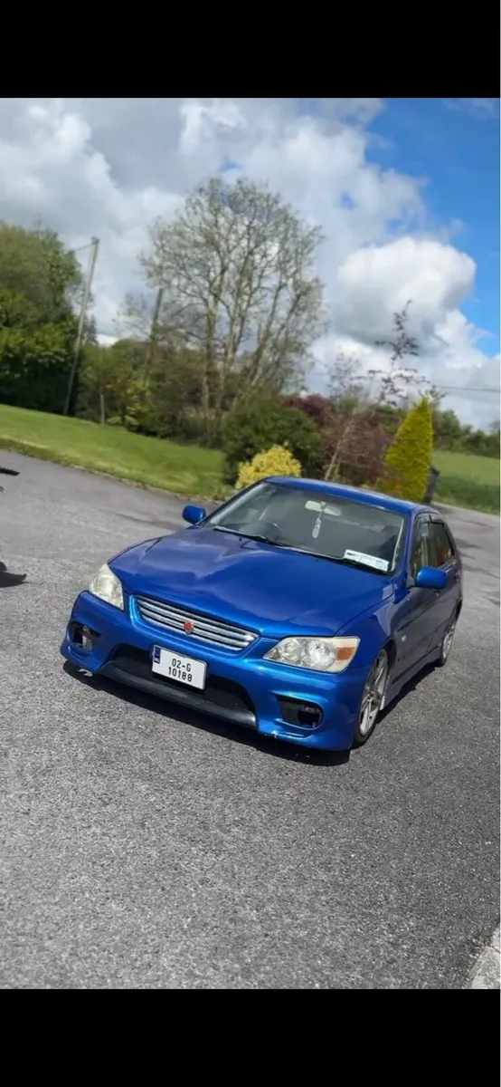 Lexus is200 - Image 4