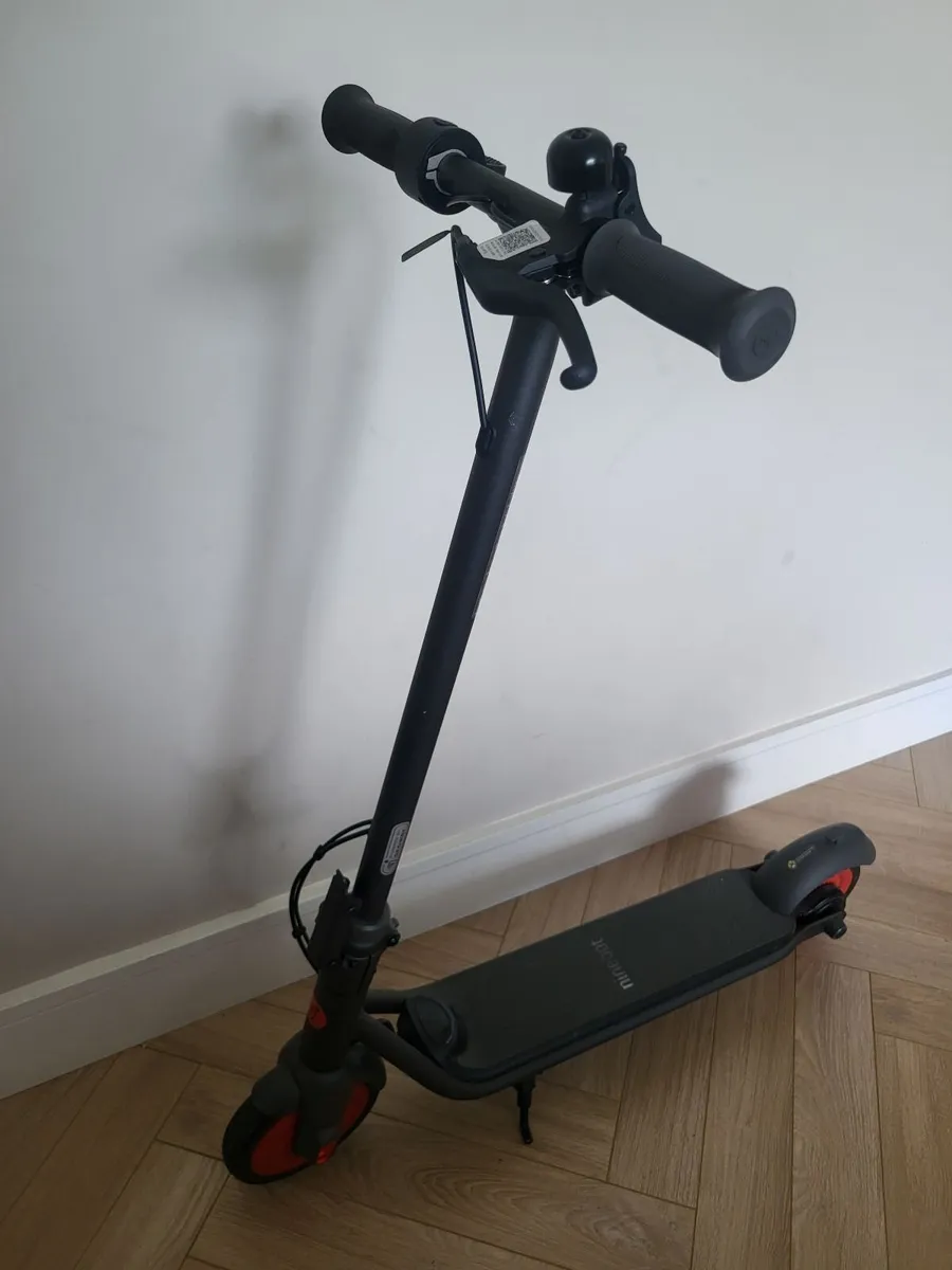 Segway Ninebot eKickScooter ZING C20 - Image 1