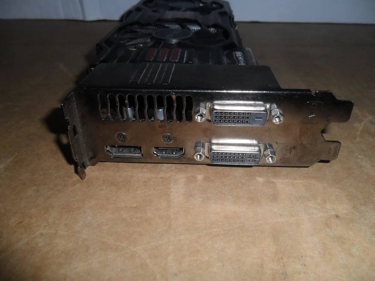 Asus gtx 670 directcu ii 2 gb - Image 2