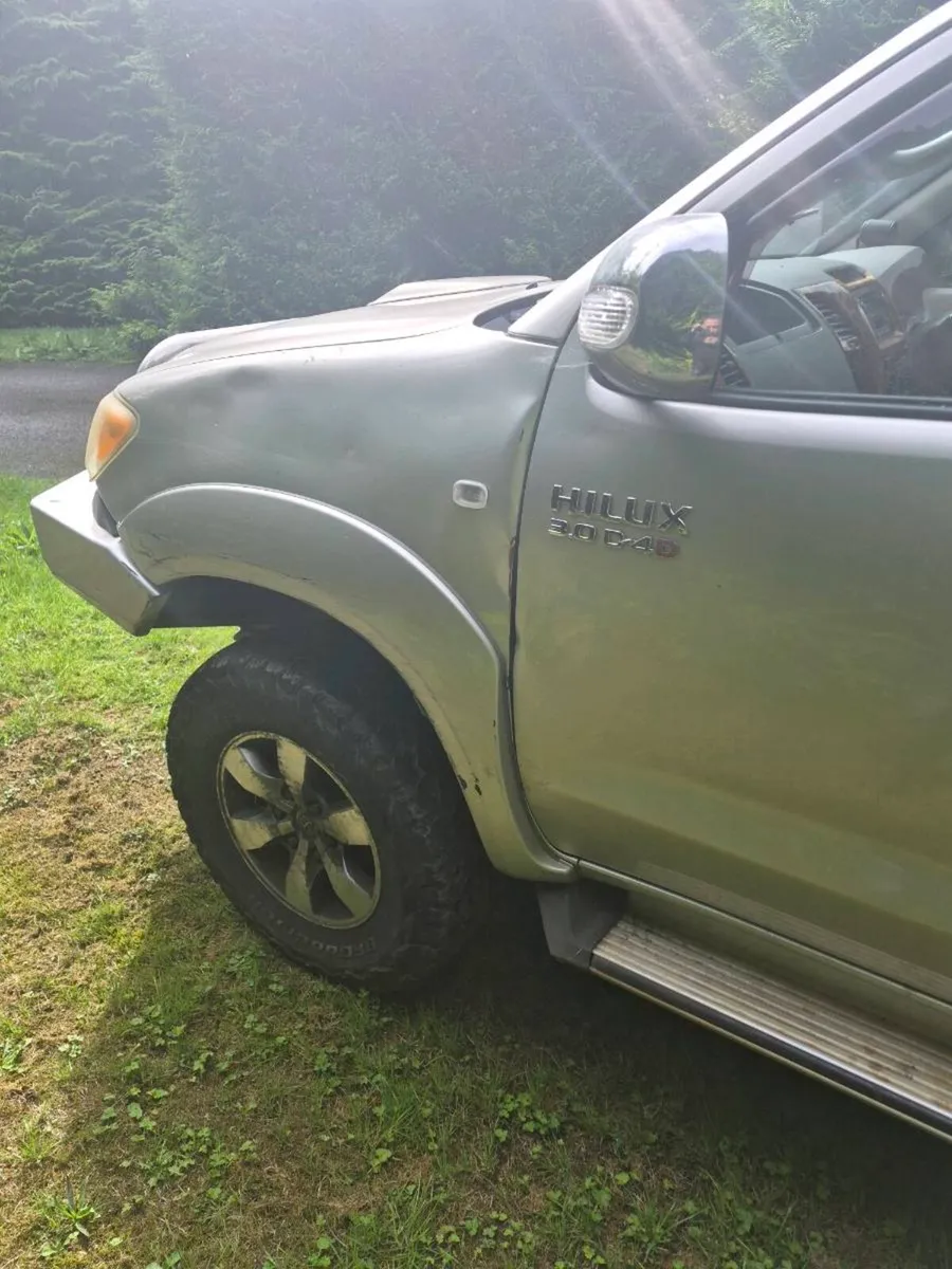 2007 toyota hilux low mileage new doe - Image 4