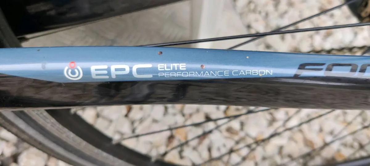 Carbon frame - Image 2