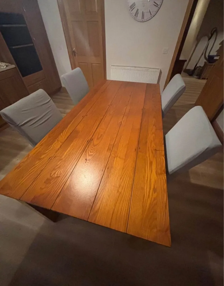 Need Gone ** Solid Oak Dining Table - Image 1
