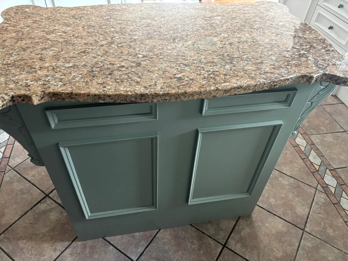 Kitchen island - Image 2