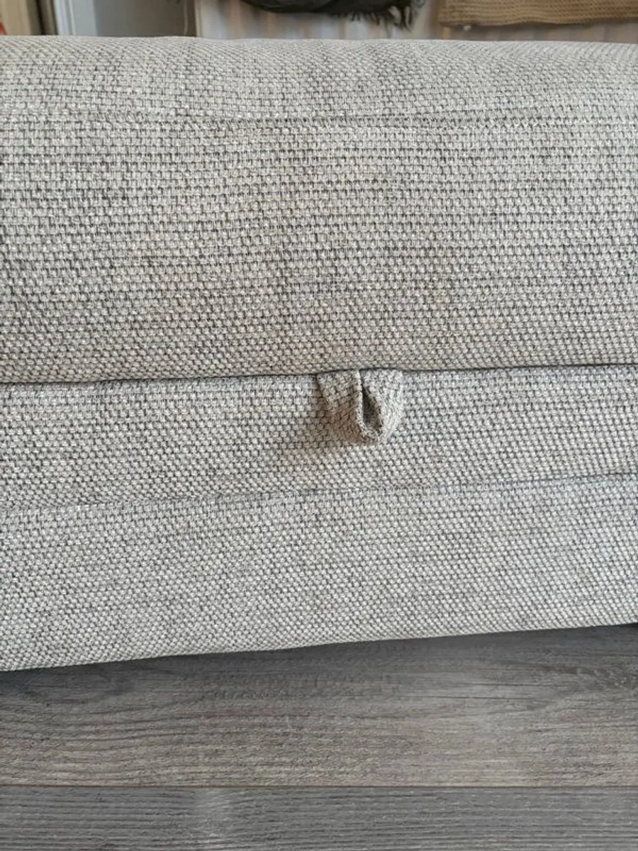 Sophia footstool DFS - Image 2