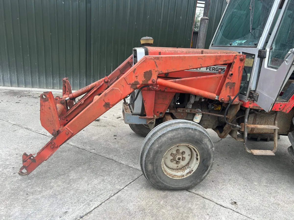 1985 Massey Ferguson 690 with Loader - Image 3