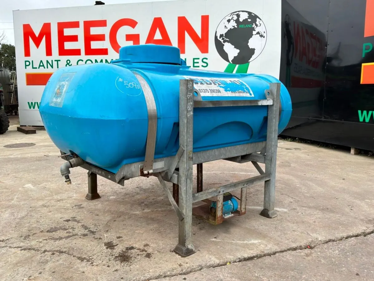 2000 litres Water bowser / Galvanised stand....509 - Image 4