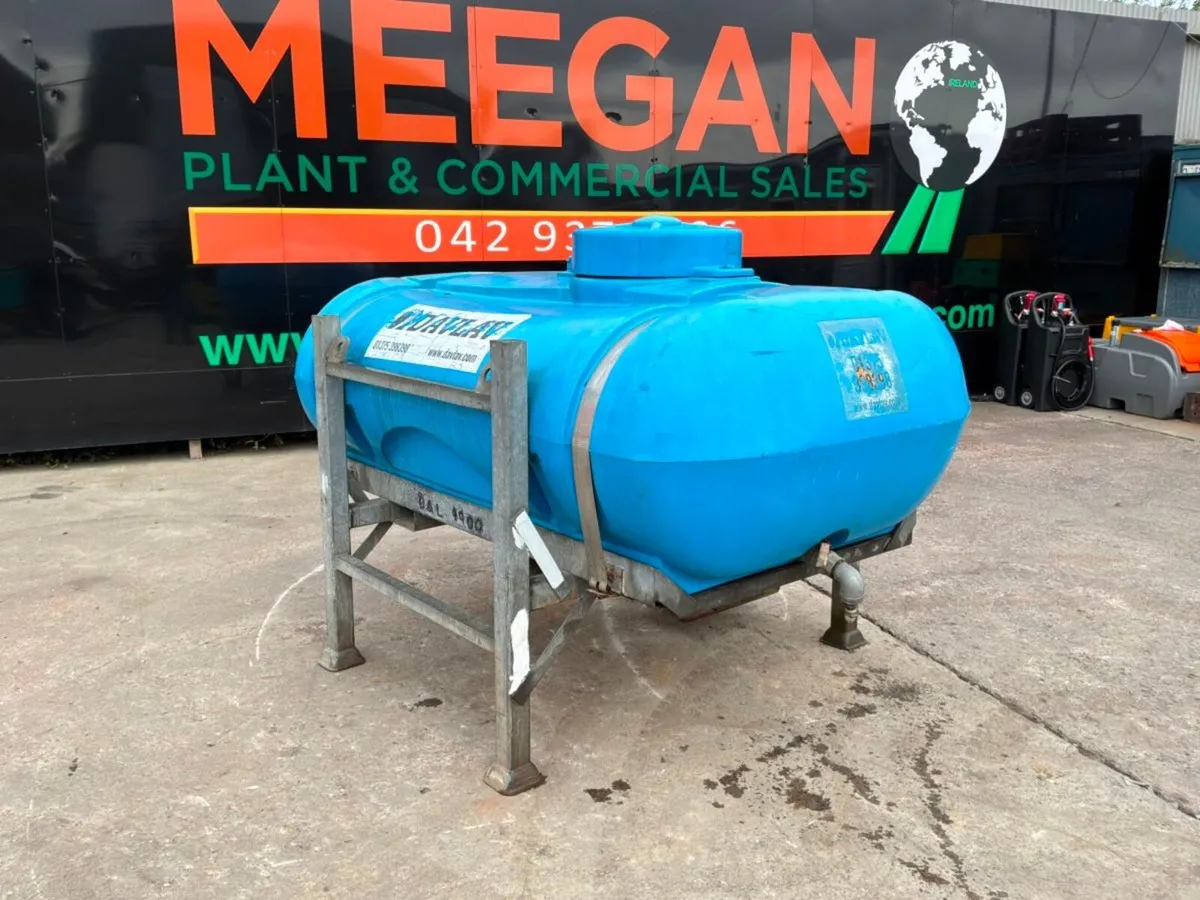 2000 litres Water bowser / Galvanised stand....509 - Image 1