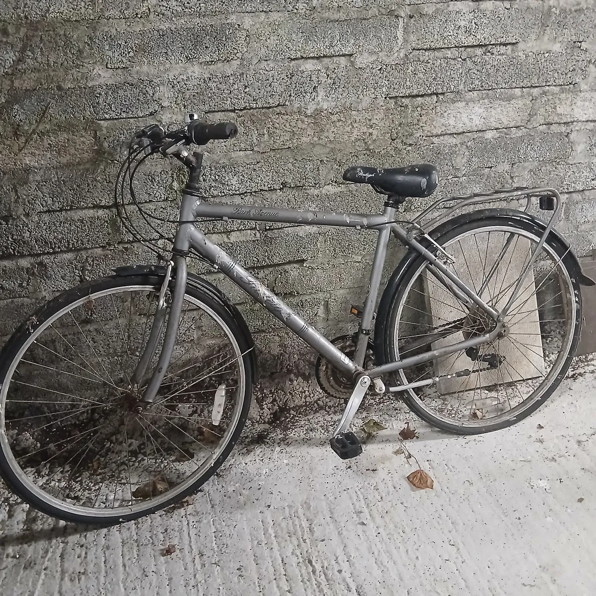 Ladies and gents bike - Image 2