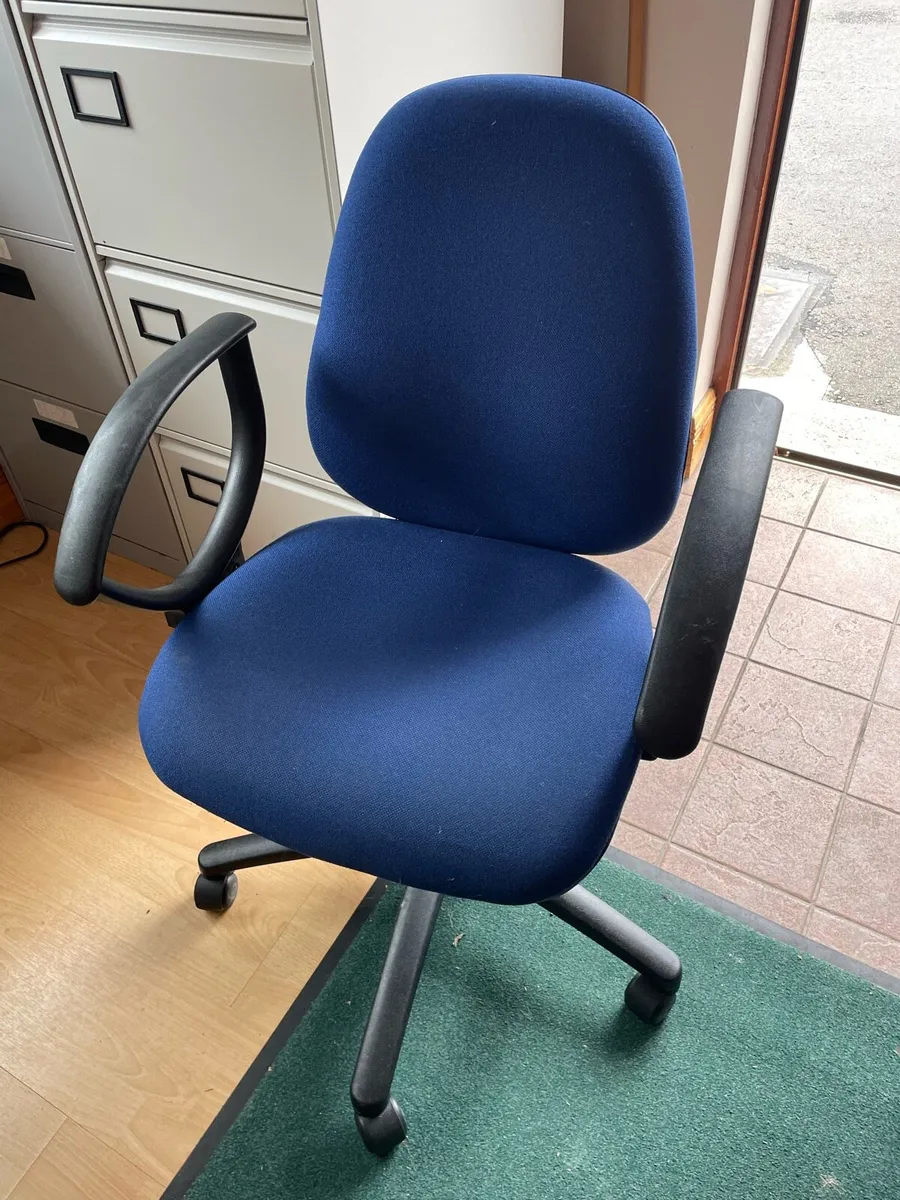 Office Chairs - Image 4