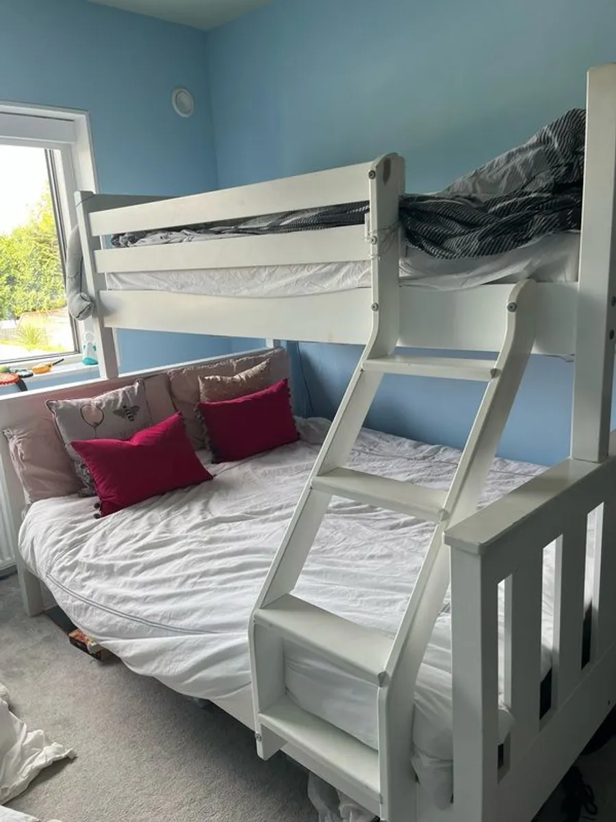 White solid wood sturdy double bed bunk - Image 1