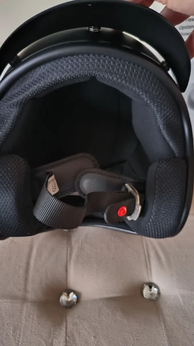 Motorcycle helmet - Image 3