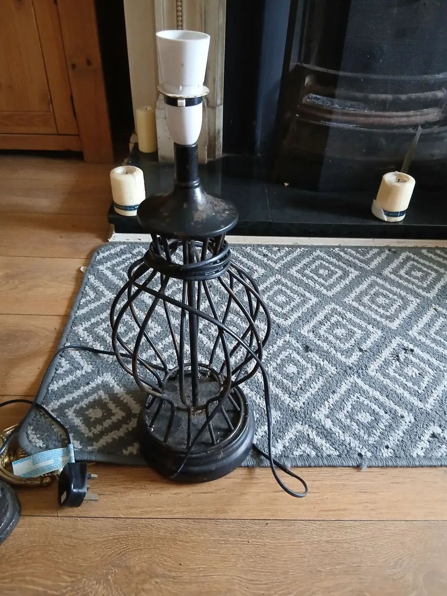 Open cage black Metal lamp - Image 3