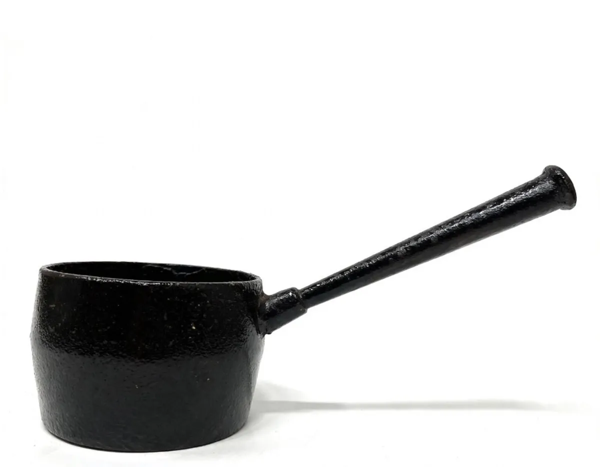 Antique cast iron long handled gypsy pot