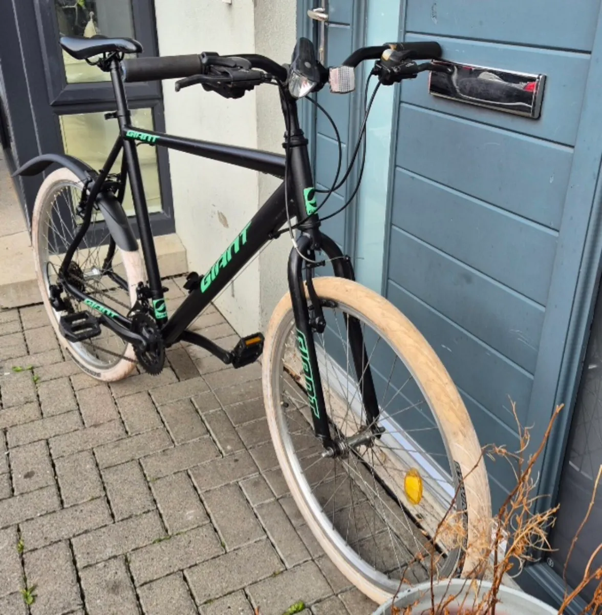 ADULTS GIANT BIKE BRAKES AND GEARS ARE WORKING PER - Image 2