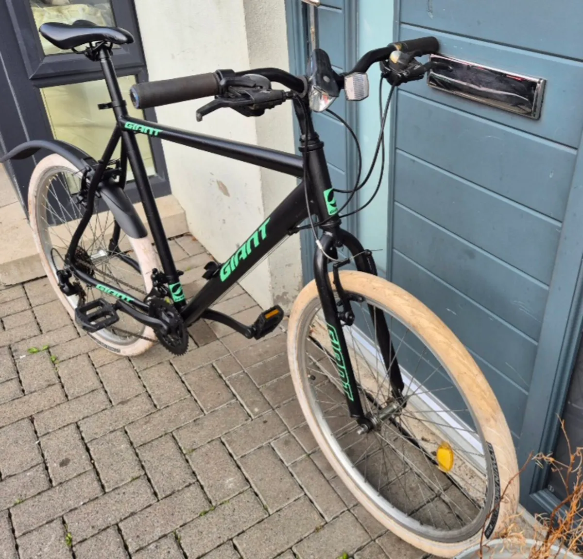 ADULTS GIANT BIKE BRAKES AND GEARS ARE WORKING PER - Image 3