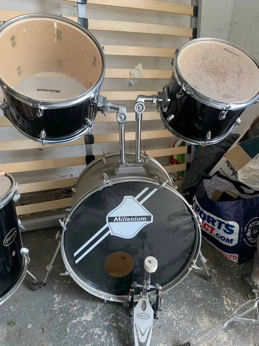 Drum set in good condition - Image 1