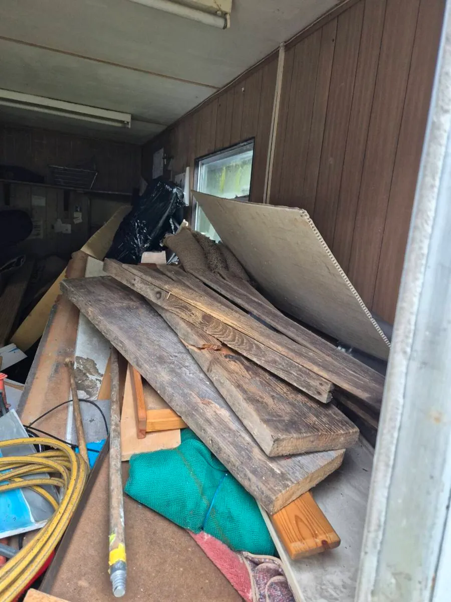 Scrap timber - Image 1