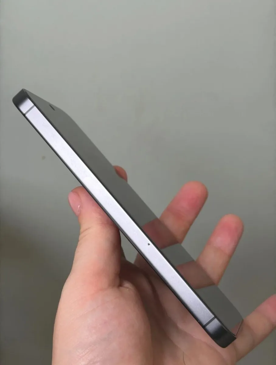Samsung Galaxy S24 - Image 4