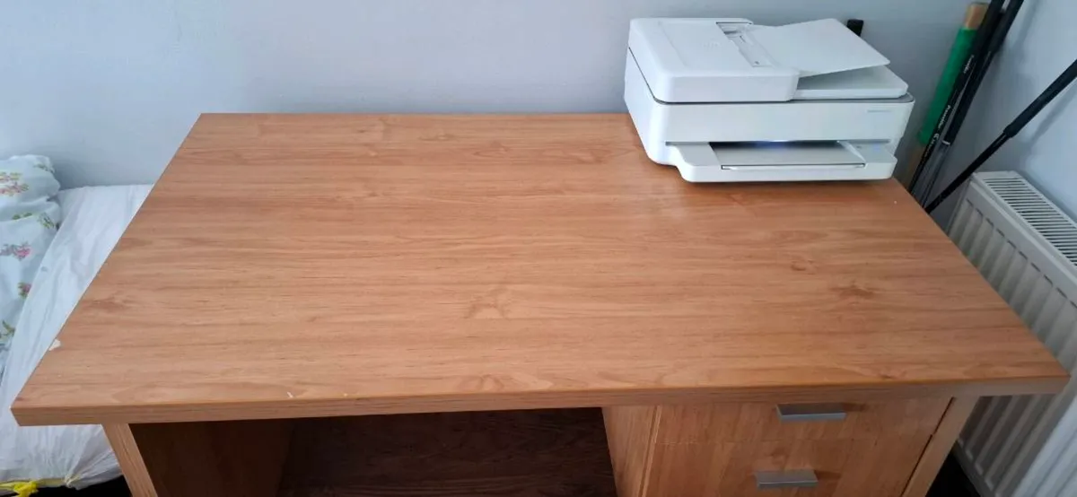 Desk - Image 2