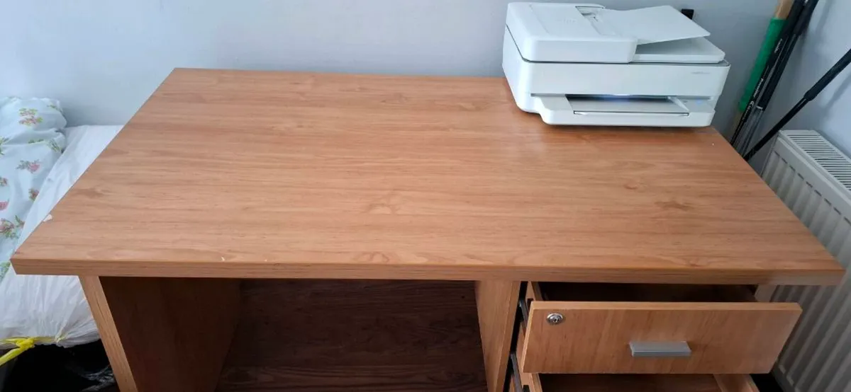 Desk - Image 4