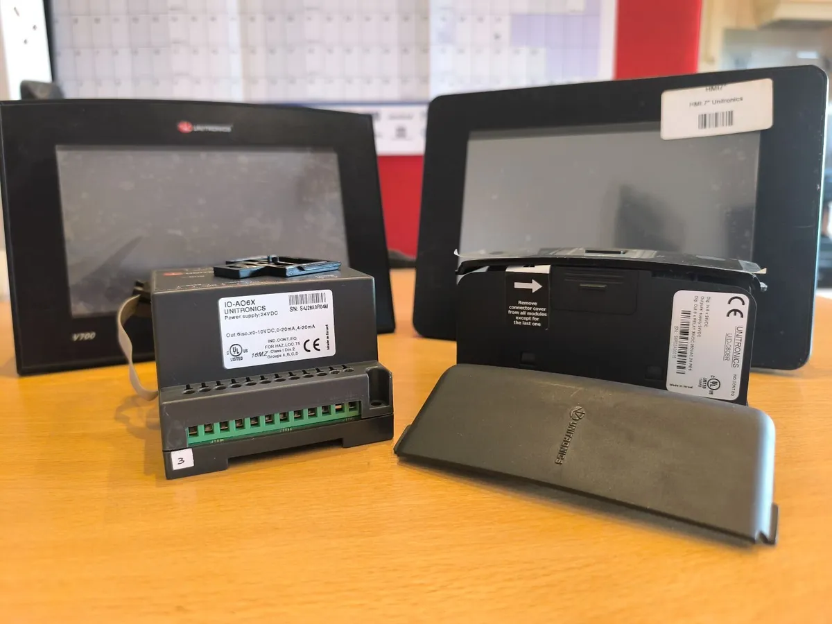 PLC / HMI  As New Complete Set - Image 2