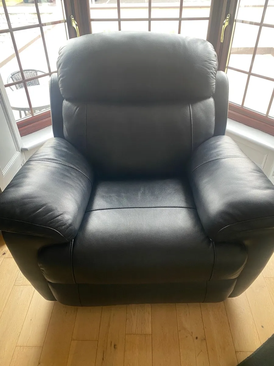 Real leather couch & chairs - Image 2