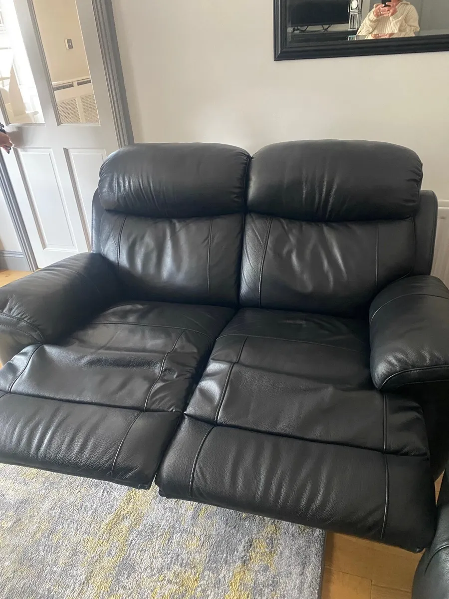 Real leather couch & chairs - Image 4