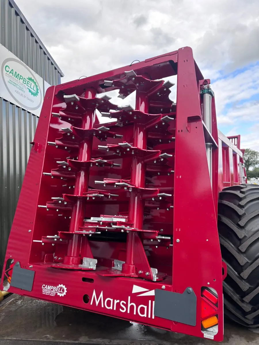Marshall Rear Discharge Muck Spreader - Image 3