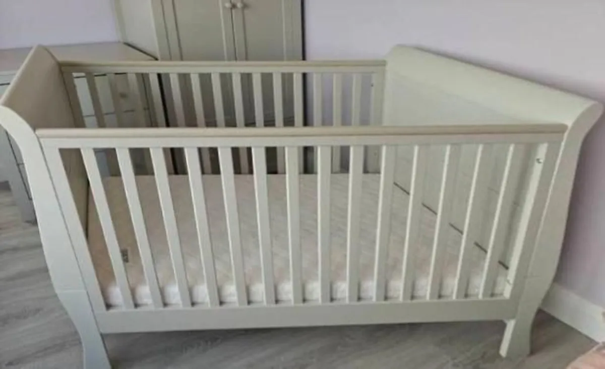 Mamas and Papas Cotbed and changing unit - Image 1