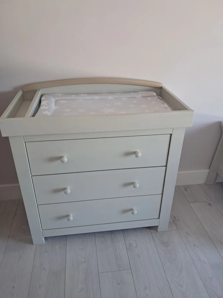 Mamas and Papas Cotbed and changing unit - Image 4