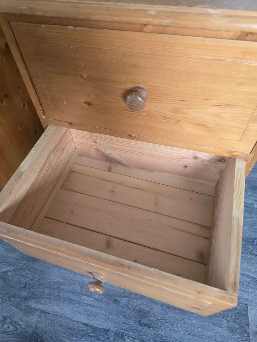 Bed side lockers / Solid wood - Image 2