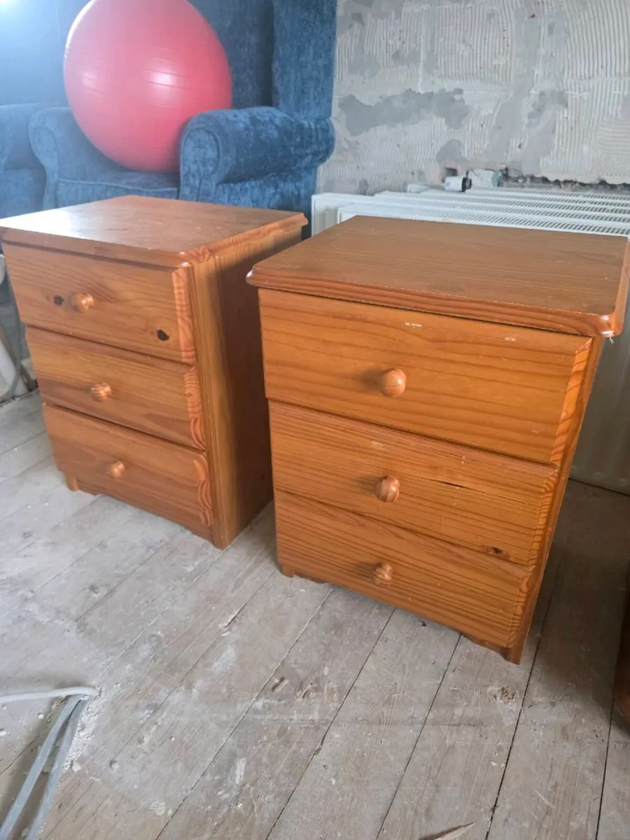 Bed side lockers / Solid wood