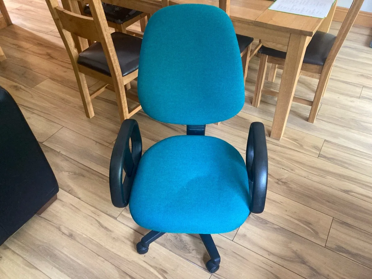 Study desk and chair - Image 1