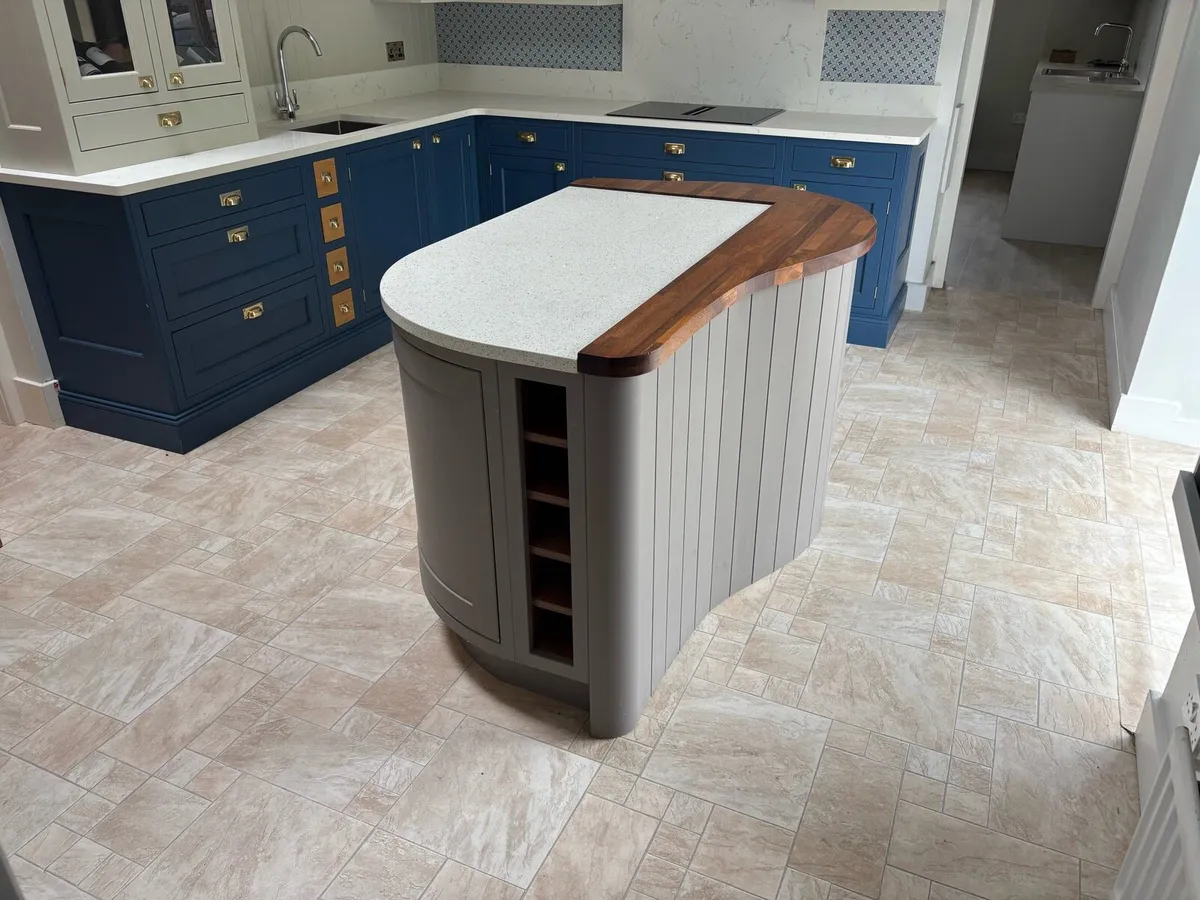 Kitchen Island - Image 2