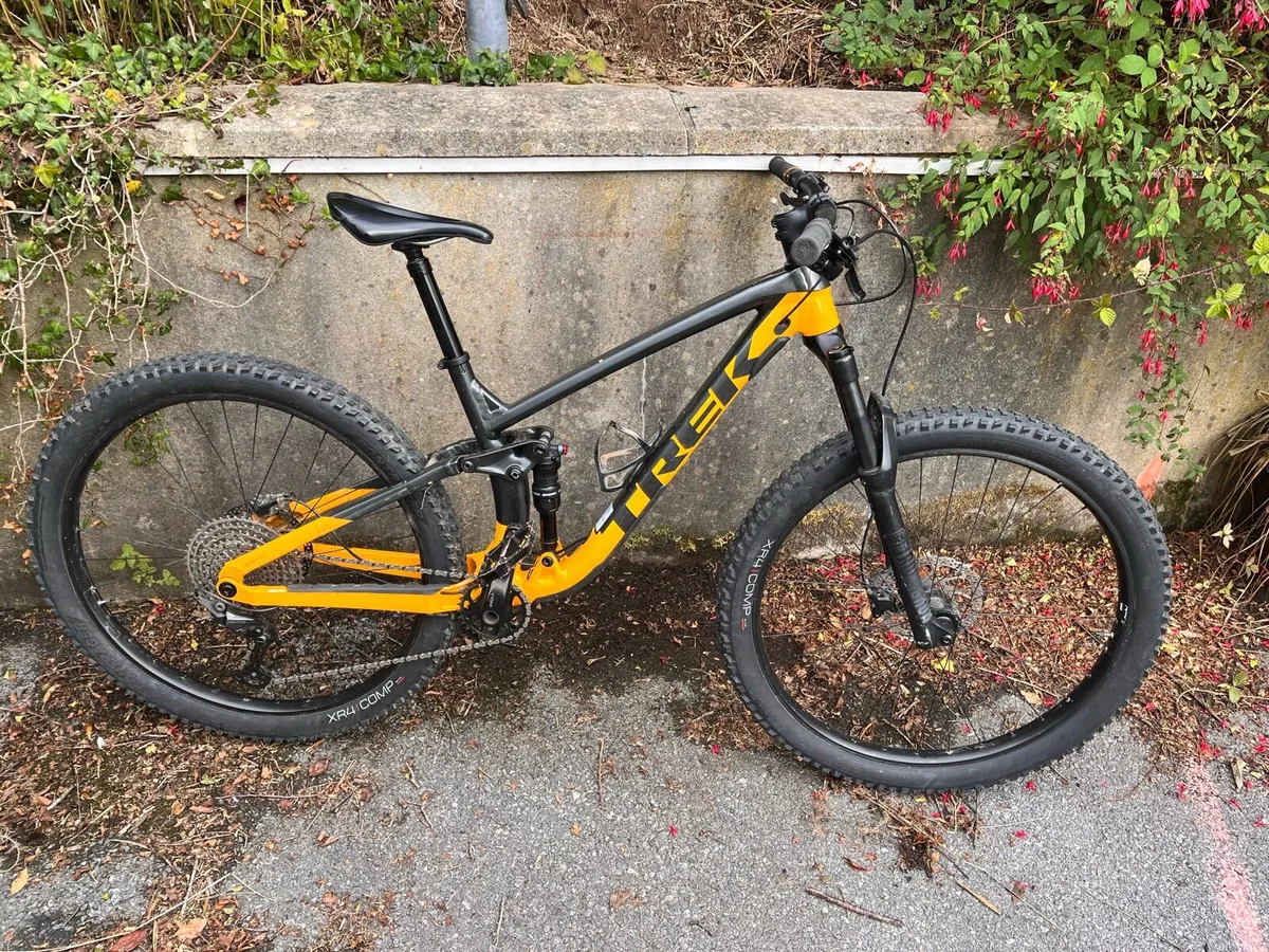 Trek fuel ex 5 men’s mountain bike Size M/L - Image 1